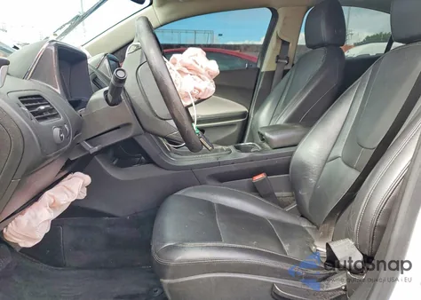 2015 Chevrolet Volt z USA, uszkodzony, nr VIN 1G1RD6E46FU142583